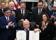 Trump Akhiri Penutupan Pemerintah Terlama di AS, Rakyat Lega tapi Pertarungan Politik Belum Usai