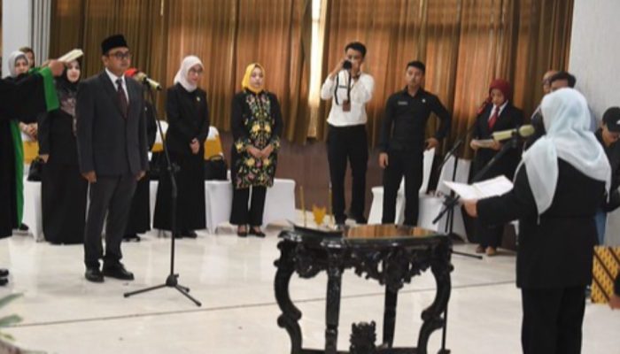 Hadiri PAW Anggota DPRD Kota Kediri, Gus Qowim: Mari Perkuat Kebersamaan Membangun Kota Kediri