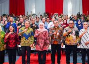 Gubernur Khofifah Lepas Enam Truk Produk Ekspor IKM Desa Devisa Senilai Rp5,8 Miliar