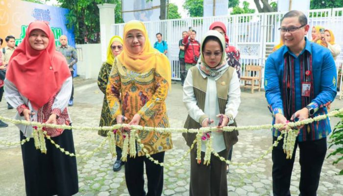 Gubernur Khofifah Resmikan Resource Center Deteksi dan Intervensi Dini Ketunarunguan di Surabaya