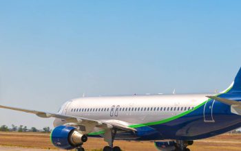 Rekor Baru Industri! United Airlines Naikkan Gaji Awak Kabin Drastis