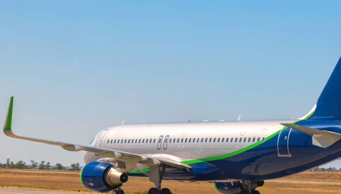 Rekor Baru Industri! United Airlines Naikkan Gaji Awak Kabin Drastis