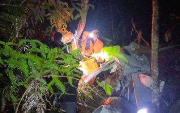 Helikopter Hilang Kontak di Kalbar, Serpihan Ekor Ditemukan 3 Km dari Lokasi Awal