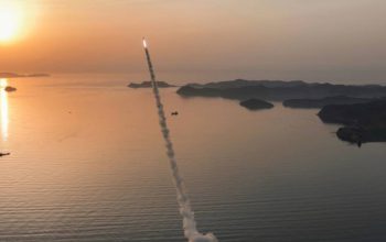 Lima Rudal Hwasong-11 Dilesatkan, Korut Kirim Sinyal Kekuatan ke Dunia