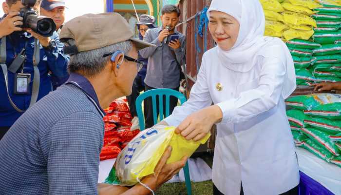 Pasar Murah Pemprov Jatim Diserbu Warga, Harga Sembako Lebih Hemat