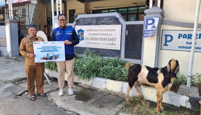 TPS dan LMI Tebar 2.000 Paket Daging Kurban untuk Masyarakat dan Mitra Kerja