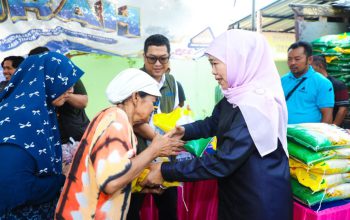 Gubernur Khofifah Perkuat Ekonomi Rakyat melalui Pasar Murah dan Pemberdayaan UMKM di Pasuruan