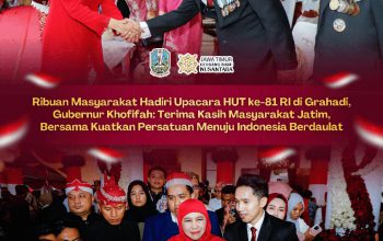 Penurunan Bendera HUT ke-81 RI di Grahadi Dipadati Ribuan Warga, Khofifah Tekankan Persatuan