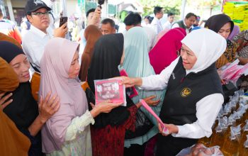 Gubernur Khofifah: Pengendalian Inflasi Harus Diikuti Intervensi Langsung yang Dirasakan Masyarakat