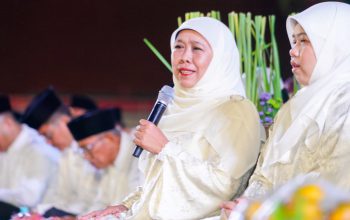 Sambut Kemerdekaan RI, Khofifah Ajak Warga Jatim Rawat Persatuan dan Perkuat Kepedulian Sosial