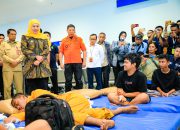 Gubernur Khofifah Bersama Kapolda Jatim Pastikan Layanan Kesehatan dan Bantuan Kemanusiaan Siap bagi Korban KMP Mutiara Sentosa II