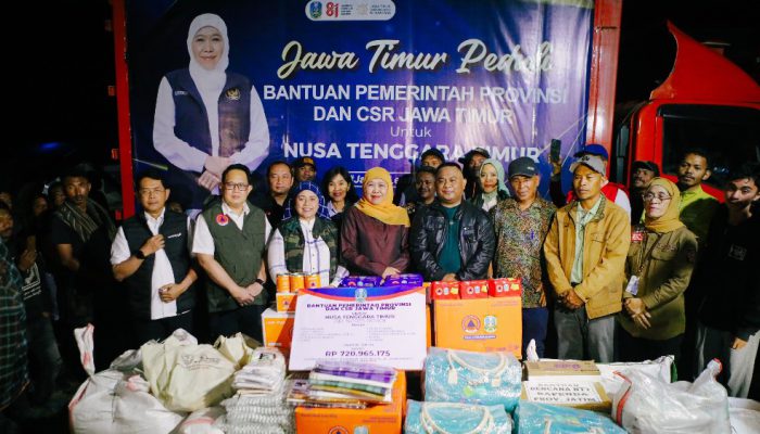 Tak Hanya Logistik, Gubernur Khofifah Kerahkan Dokter dan Tim Trauma Healing untuk Korban Gempa Flores