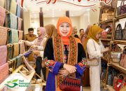 Khofifah Ajak Pelaku Usaha dan Pelayanan Publik Terapkan Prinsip #ThinkCustomer