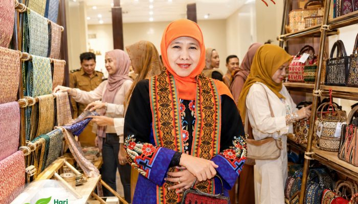 Khofifah Ajak Pelaku Usaha dan Pelayanan Publik Terapkan Prinsip #ThinkCustomer