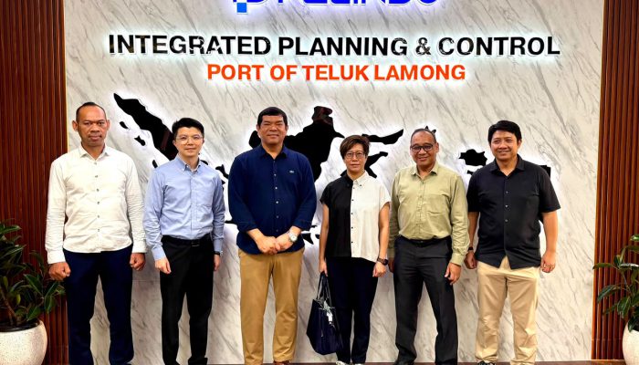 Dukung Konektivitas Indonesia Timur, Terminal Teluk Lamong Perkuat Sinergi dengan OOCL