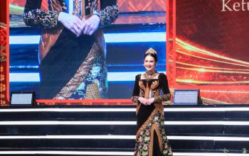 Arumi Bachsin Pamerkan Keanggunan Wastra Jawa Timur, Padukan Batik Pesisir dan Fashion Modern